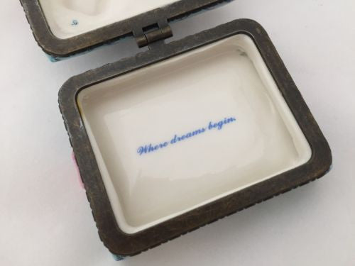 MADAME ALEXANDER Circa 1999 Ceramic TRINKET BOX "Where Dreams Begin"