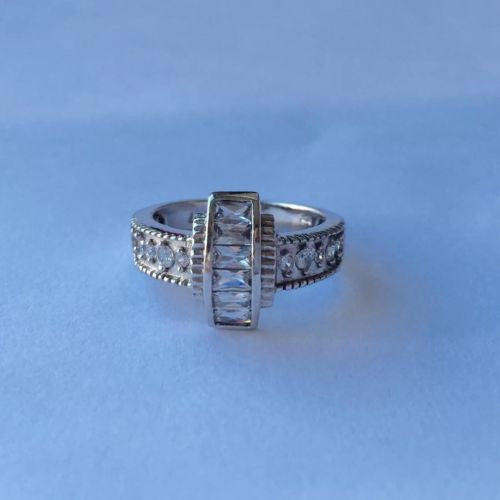 Sterling Silver Zircon Ring stamped 925 Size 7.5