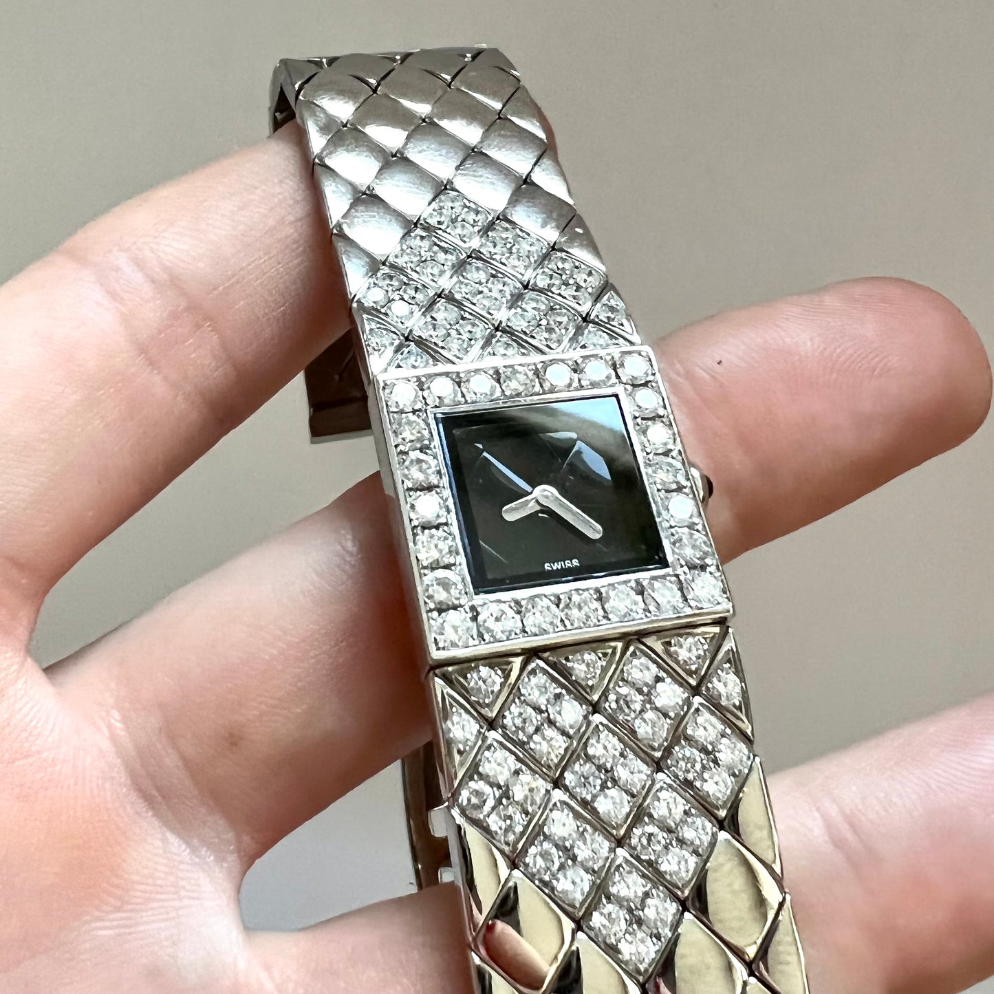 CHANEL MATELASSE Quartz 19mm Steel 3.03TCW Diamond Bracelet Watch